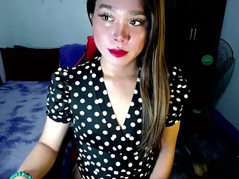 Urassiansweetcummer online show from November 2025 01:51:02 AM