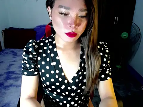 Urassiansweetcummer online show from November 2025 02:11:01 AM