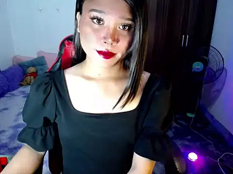 Snapshot of Urassiansweetcummer chatting on May 2026 12:11:02 PM Urassiansweetcummer online show from May 2026 12:11:02 PM