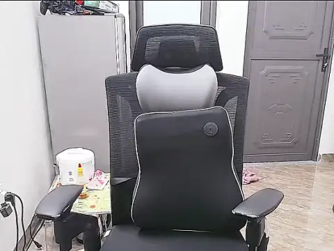 Shulee21 online show from September 2025 01:54:01 AM