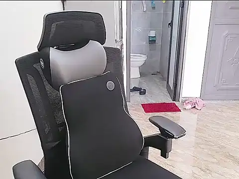 Shulee21 online show from October 2025 01:55:02 AM