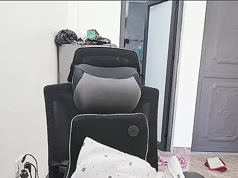 Shulee21 online show from October 2025 01:57:01 AM