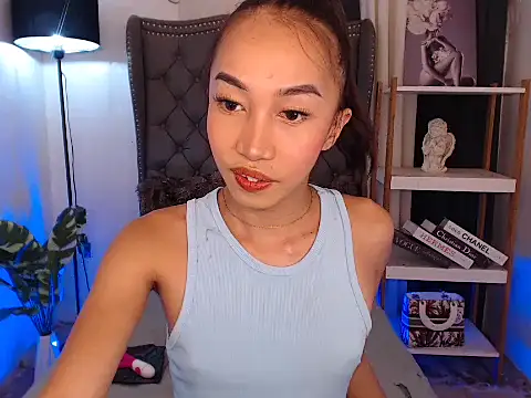 Snapshot of Sweet_kittyxx chatting on December 2025 06:44:02 AM Sweet kittyxx online show from December 2025 06:44:02 AM