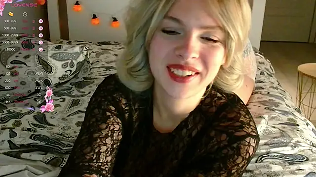 babylilly00 online show from October 2025 03:00:01 PM