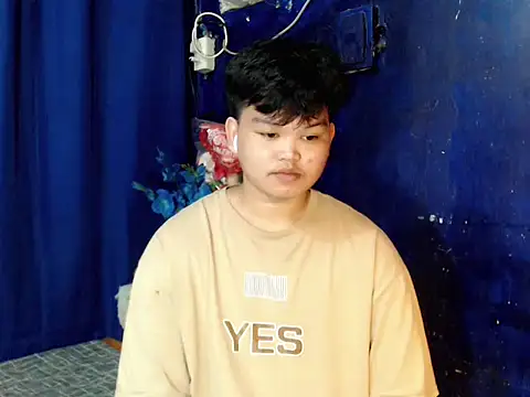 Reynelcock online show from November 2025 04:51:01 PM