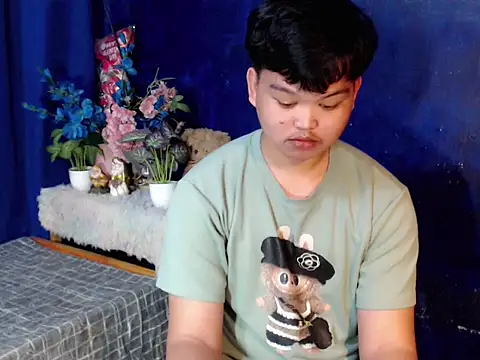 Reynelcock online show from February 2026 05:01:01 PM