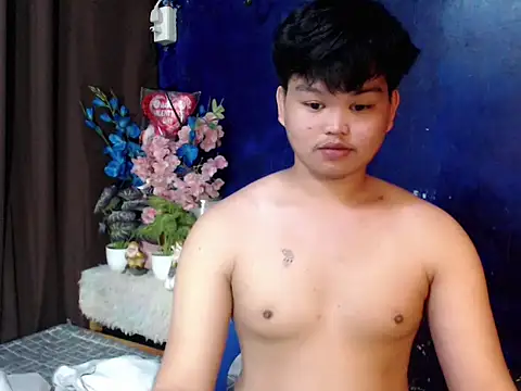 Reynelcock online show from March 2026 06:12:02 PM