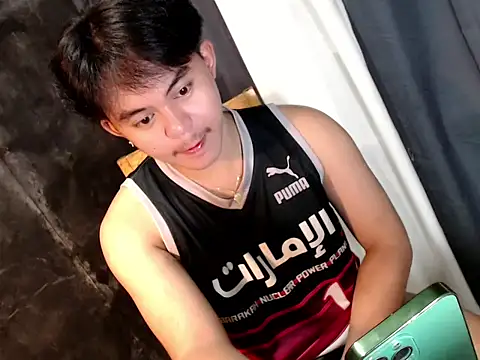 urguy toshi online show from October 2025 02:34:01 AM