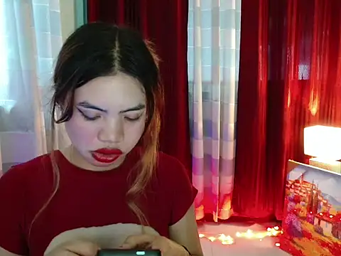 Snapshot of lover_girl143 chatting on February 2026 01:20:02 AM lover girl143 online show from February 2026 01:20:02 AM