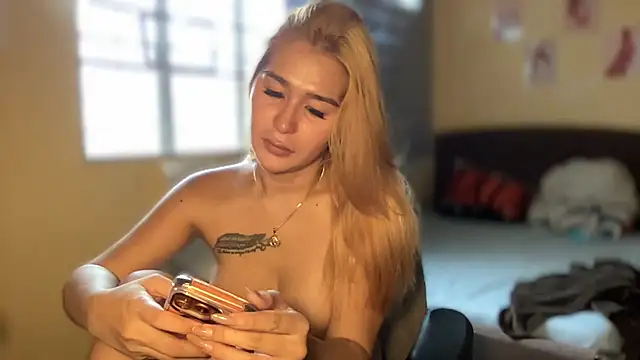 Snapshot of CassieXMarga chatting on August 2026 06:12:02 AM CassieXMarga online show from August 2026 06:12:02 AM