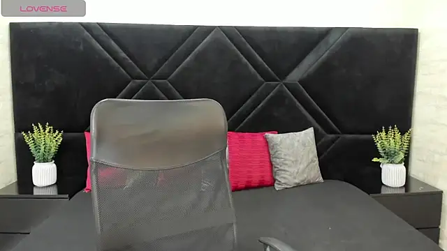 Snapshot of Dantzel_ chatting on February 2026 07:50:02 PM Dantzel online show from February 2026 07:50:02 PM