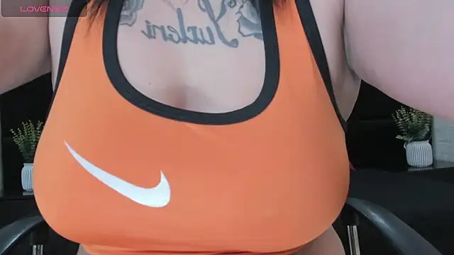 Snapshot of Dantzel_ chatting on February 2026 09:30:02 PM Dantzel online show from February 2026 09:30:02 PM