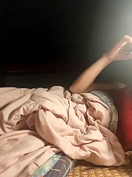 Du-Uyen online show from November 2025 01:36:01 AM