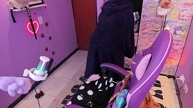 Vero Osb  online show from September 2025 12:11:01 AM