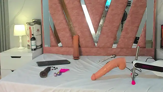 Wonderkloe  online show from February 2026 08:03:02 PM