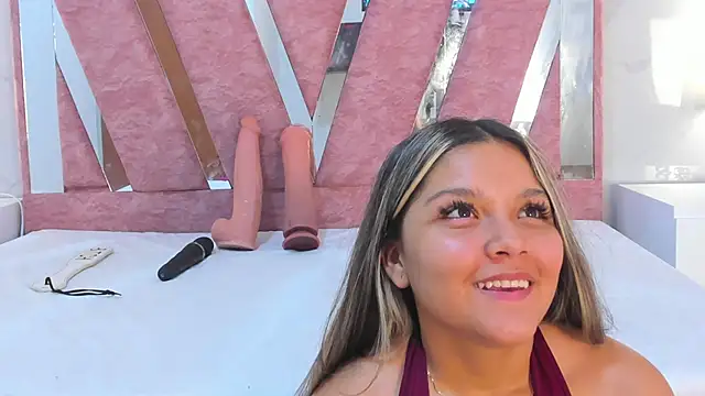 Wonderkloe  online show from March 2026 01:55:02 AM