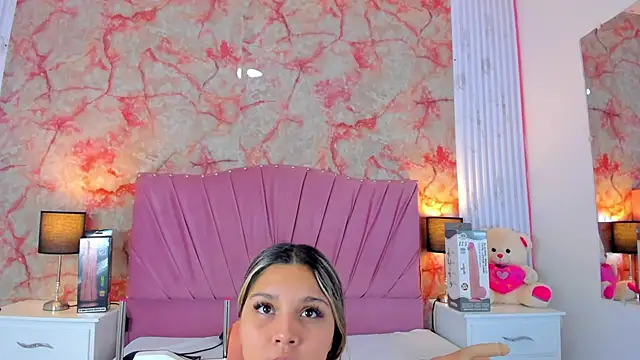 Wonderkloe  online show from March 2026 08:04:01 PM