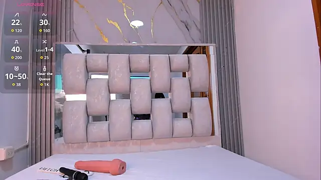 Wonderkloe  online show from April 2026 08:09:02 PM