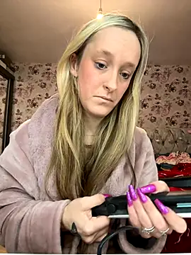 LucyRoseMae online show from December 2025 01:09:02 PM