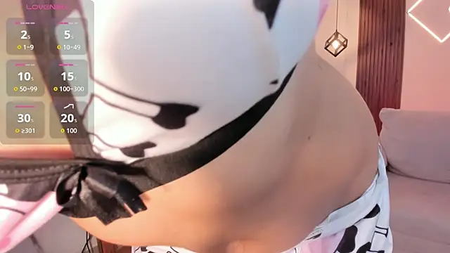 Miiaa jones online show from October 2025 01:11:01 PM