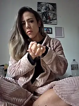 Miss J888 online show from November 2025 03:45:01 PM