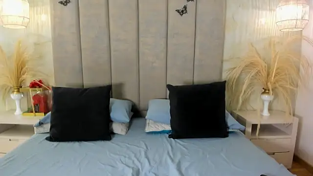 leaahcashh online show from October 2025 09:35:02 PM