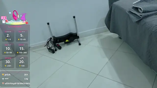 BeccaReedd online show from September 2025 02:33:02 AM