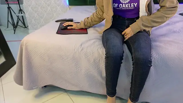 BeccaReedd online show from October 2025 02:53:02 AM