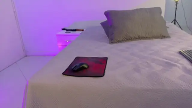 BeccaReedd online show from October 2025 03:16:01 AM