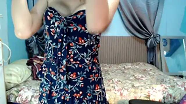 SelenaCinder online show from December 2025 06:16:01 PM