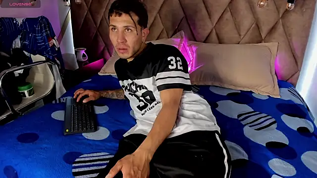 Thonixxx mr online show from April 2026 02:31:01 PM