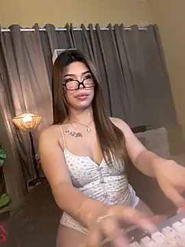 Nyxie luxx online show from April 2026 02:24:01 PM