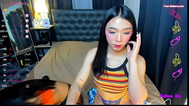 Kyliejennings online show from November 2025 08:24:01 AM