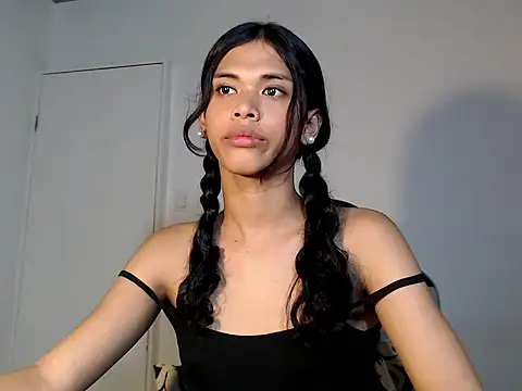 urcurlydiva online show from November 2025 07:30:01 AM