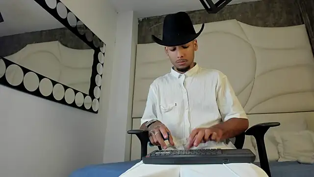 Thiagoferreti online show from September 2025 03:28:02 AM