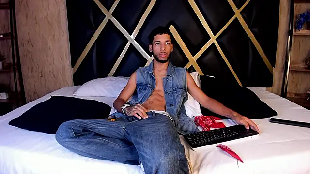 Thiagoferreti online show from February 2026 01:26:01 AM