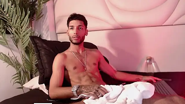 Thiagoferreti online show from April 2026 03:45:02 AM