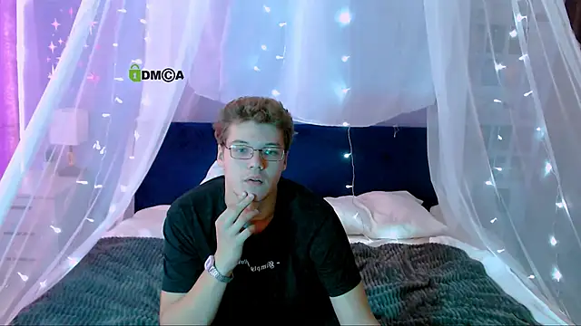 Snapshot of lucas_long_ chatting on September 2025 08:24:01 AM lucas long online show from September 2025 08:24:01 AM