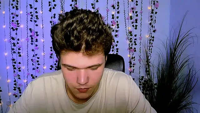 Snapshot of lucas_long_ chatting on September 2025 07:04:01 PM lucas long online show from September 2025 07:04:01 PM