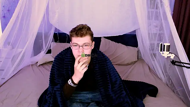 Snapshot of lucas_long_ chatting on October 2025 12:45:02 PM lucas long online show from October 2025 12:45:02 PM