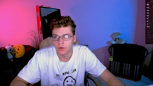 Snapshot of lucas_long_ chatting on October 2025 05:19:02 AM lucas long online show from October 2025 05:19:02 AM