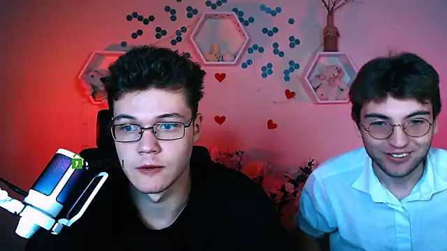 Snapshot of lucas_long_ chatting on October 2025 07:49:02 PM lucas long online show from October 2025 07:49:02 PM