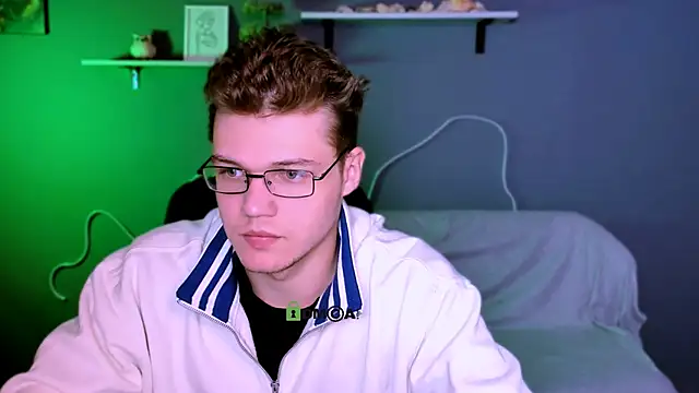 Snapshot of lucas_long_ chatting on October 2025 08:48:01 AM lucas long online show from October 2025 08:48:01 AM