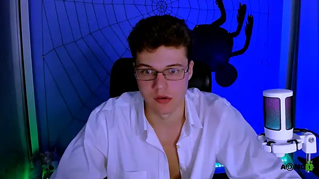 Snapshot of lucas_long_ chatting on October 2025 06:50:02 PM lucas long online show from October 2025 06:50:02 PM