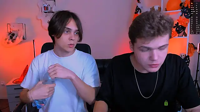 Snapshot of lucas_long_ chatting on November 2025 07:48:02 PM lucas long online show from November 2025 07:48:02 PM