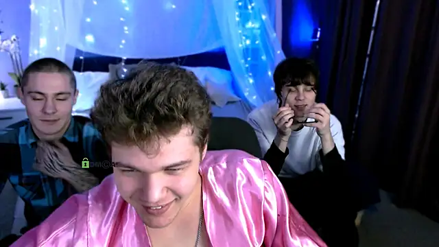 Snapshot of lucas_long_ chatting on November 2025 10:28:02 AM lucas long online show from November 2025 10:28:02 AM