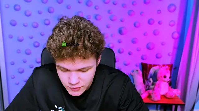 Snapshot of lucas_long_ chatting on December 2025 09:40:01 AM lucas long online show from December 2025 09:40:01 AM