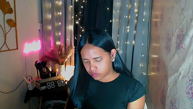 Snapshot of Lorainnelustts chatting on February 2026 02:02:02 PM Lorainnelustts online show from February 2026 02:02:02 PM