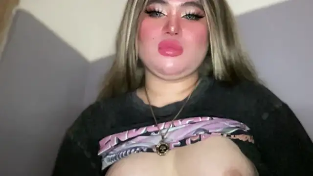 Naughtyrosecum online show from November 2025 03:25:02 PM