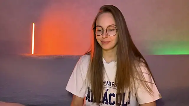 Snapshot of Oralaa1 chatting on February 2026 06:13:01 PM Oralaa1 online show from February 2026 06:13:01 PM